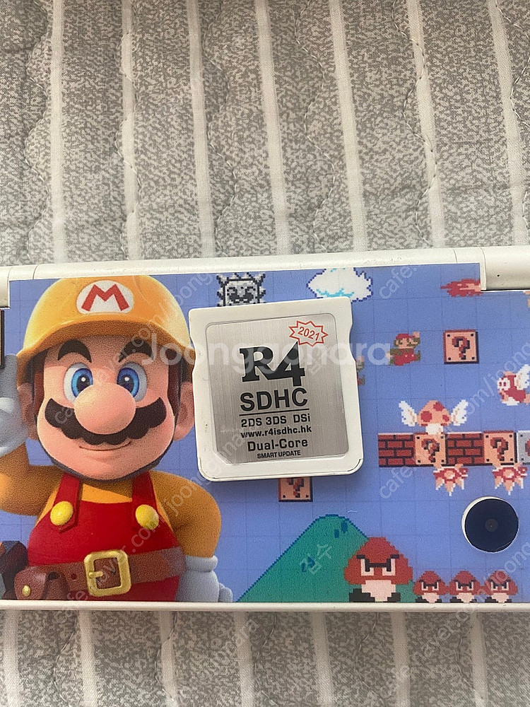 닌텐도 dsi + r4칩 판매합니다.--0
