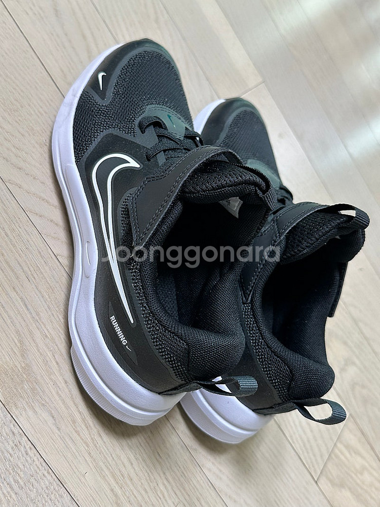 나이키 키즈 운동화 코스믹러너 215사이즈 (210-215)--3