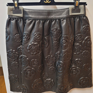 샤넬 정품 가죽 스커트 민트급