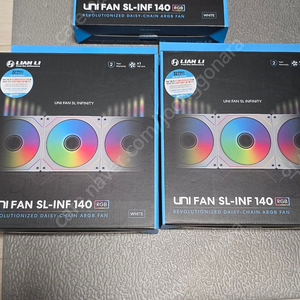 리안리 SL-INF RGB 140mm 화이트 판매 합니다