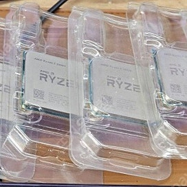 라이젠 2200g 1개 2400g 5개 3200g 1개 3400g 1개 일괄 택포24만 팝니다.