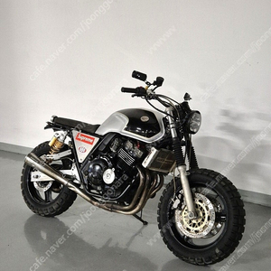 혼다 CB400SF 트래커스타일 커스텀 판매합니다.​