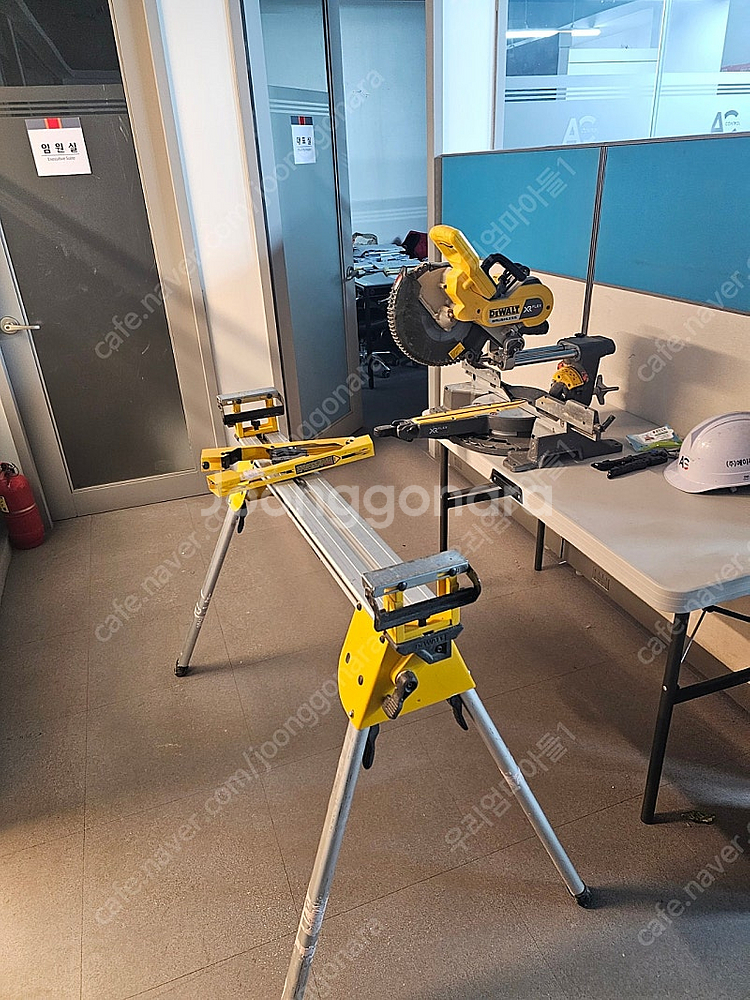 디월트 DSC727N 충전 슬라이딩기 /전용 다릿발--0