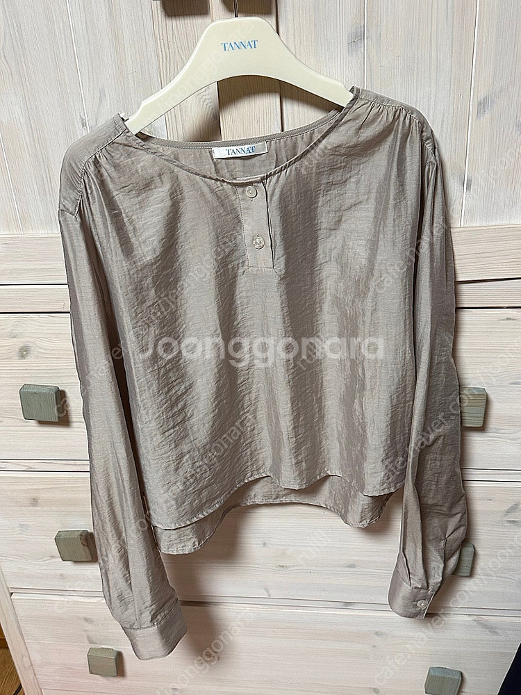 타낫 블라우스 Henly neck button blou...--2