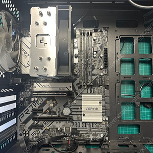 ASRock B560 PRO4 ATX 1200 소켓