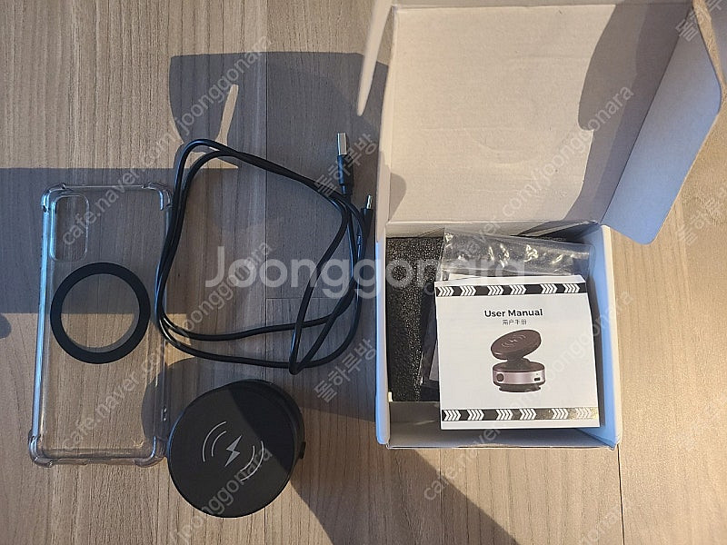 차량용 마그네틱 진공 휴대폰 거치대 팝니다. (고속충전...--0