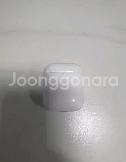 애플 정품 에어팟2 충전 케이스 본체 팝니다. 유선 택...--0