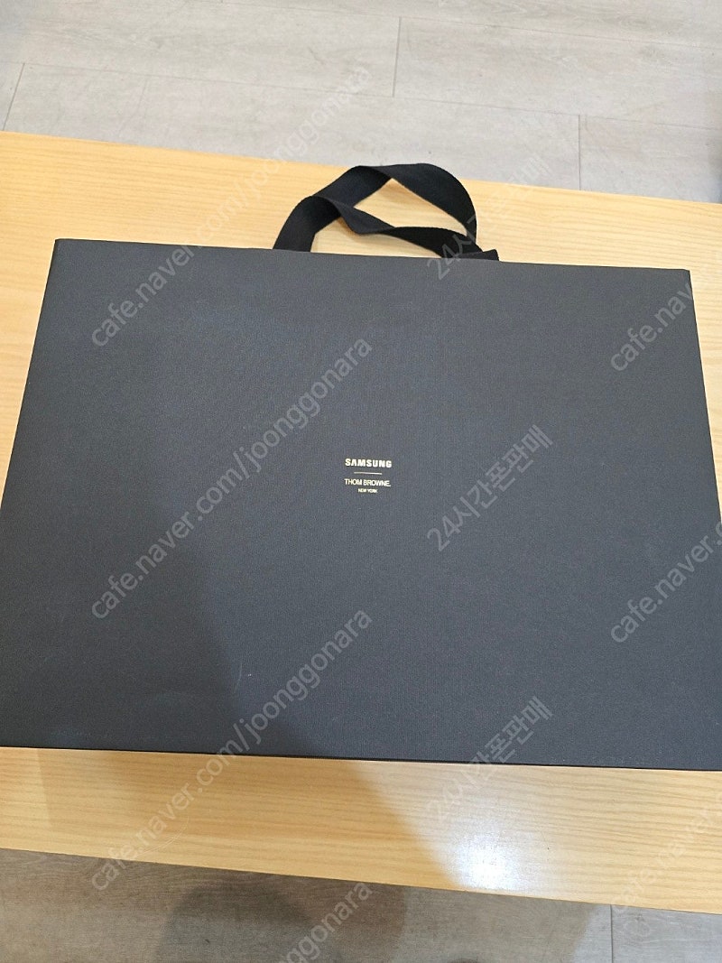 갤럭시Z폴드5톰브라운에디션512gb 국내판풀세트단순개봉...--0