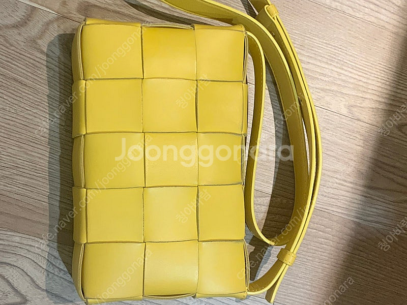 보테가베네타 카세트백 버터컵--2