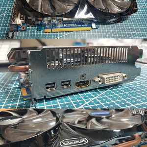 GIGABYTE 라데온 HD 7850 UD2 OC D5 2GB WINDFORCE