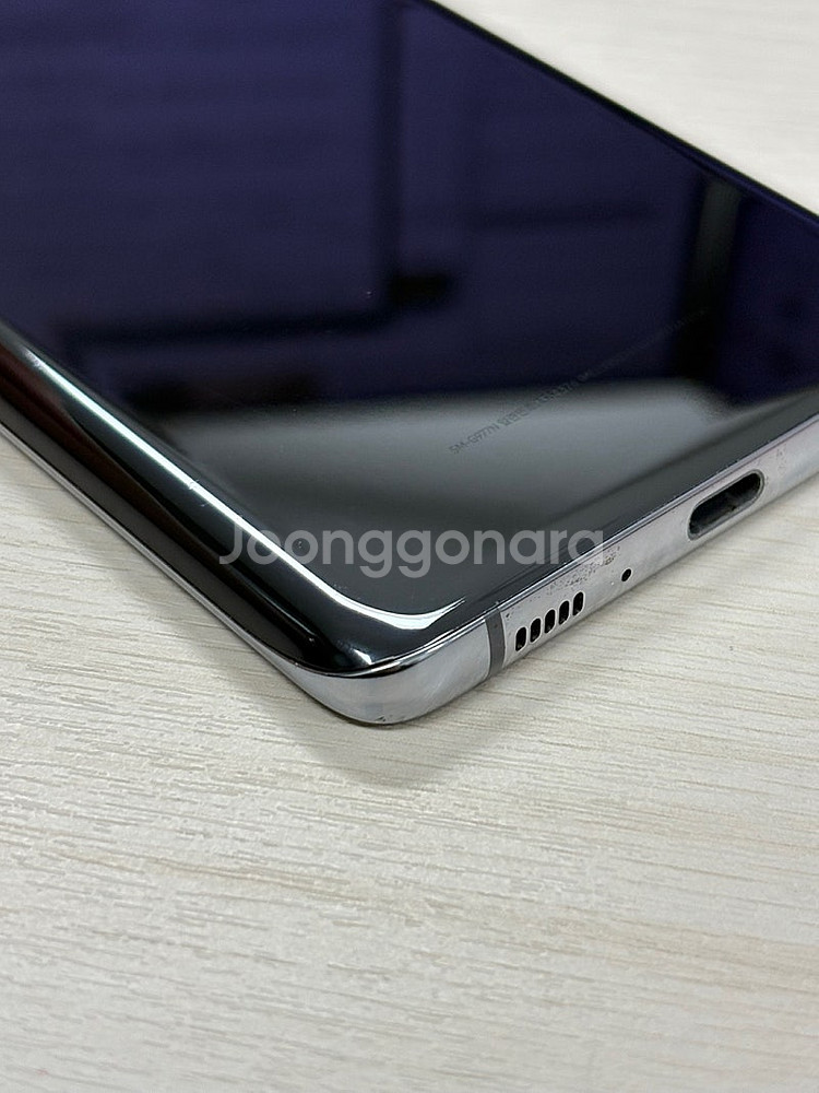 갤럭시 S10 5G 블랙색상 256용량 외관새상품컨디션...--7