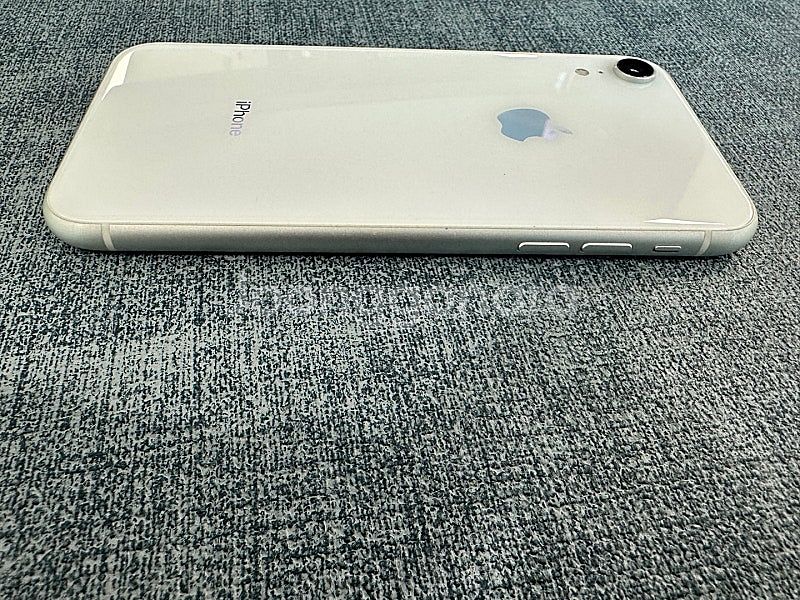 (A급) 아이폰XR 64G 화이트 배터리 76% 깨끗한...--4
