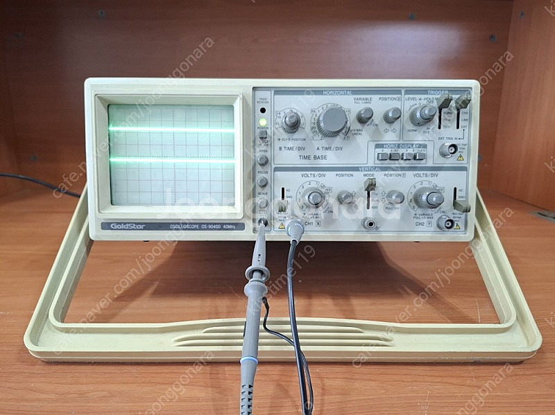 Goldstar OS-9040D Oscilloscope...--0