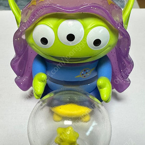 Popmart Fortune Teller Toy Story Green Alien 팝니다.