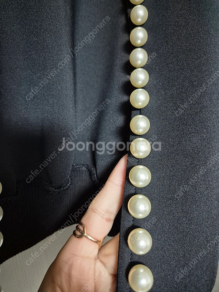 라모다 핏어팻 블랙 진주자켓 (플리카 세컨케이)--1