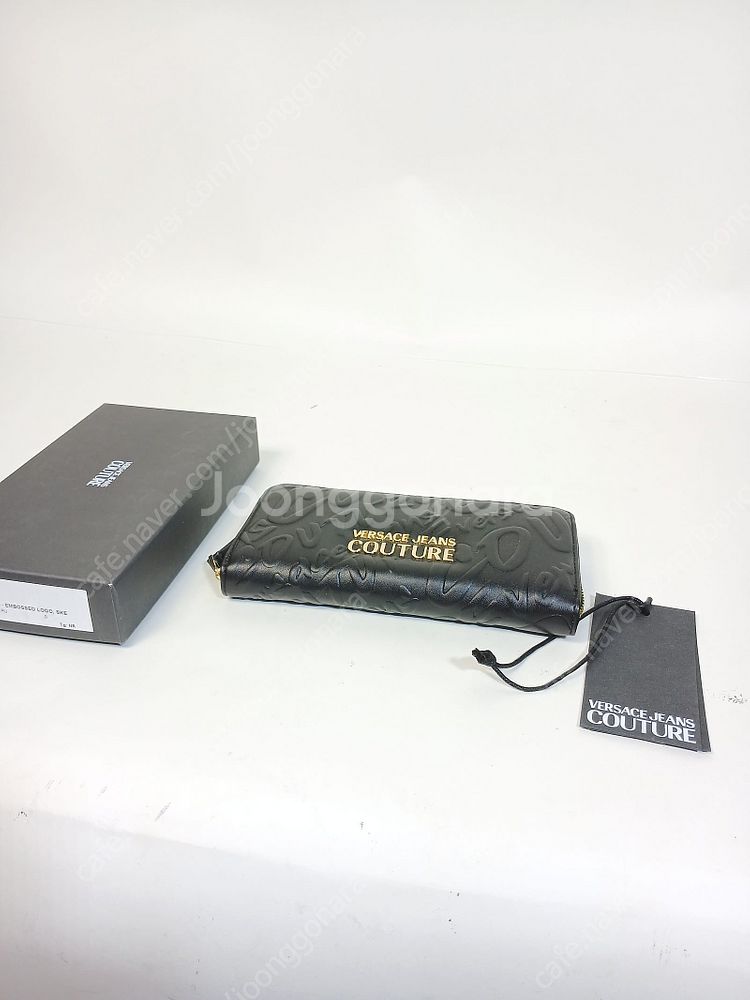 베르사체 엠보싱로고 검정색 가죽 여성 지퍼 장지갑 정품...--7