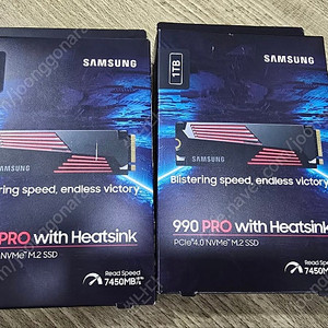 미개봉 삼성 990 PRO SSD 1TB 히트싱크 2개 팝니다.