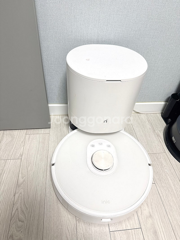 아이닉 i9 로봇청소기 자동먼지비움 스테이션 포함 / 메인브러쉬 모터 및 소모품 브러쉬 전체 교환 완료 / 배터리 ...--0