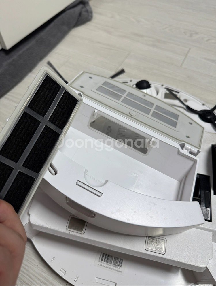 아이닉 i9 로봇청소기 자동먼지비움 스테이션 포함 / 메인브러쉬 모터 및 소모품 브러쉬 전체 교환 완료 / 배터리 ...--6