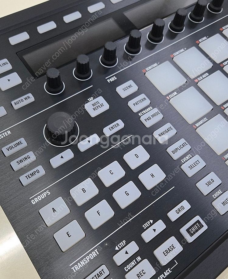 NI Maschine MK2 블랙, 화이트 각 1대--2