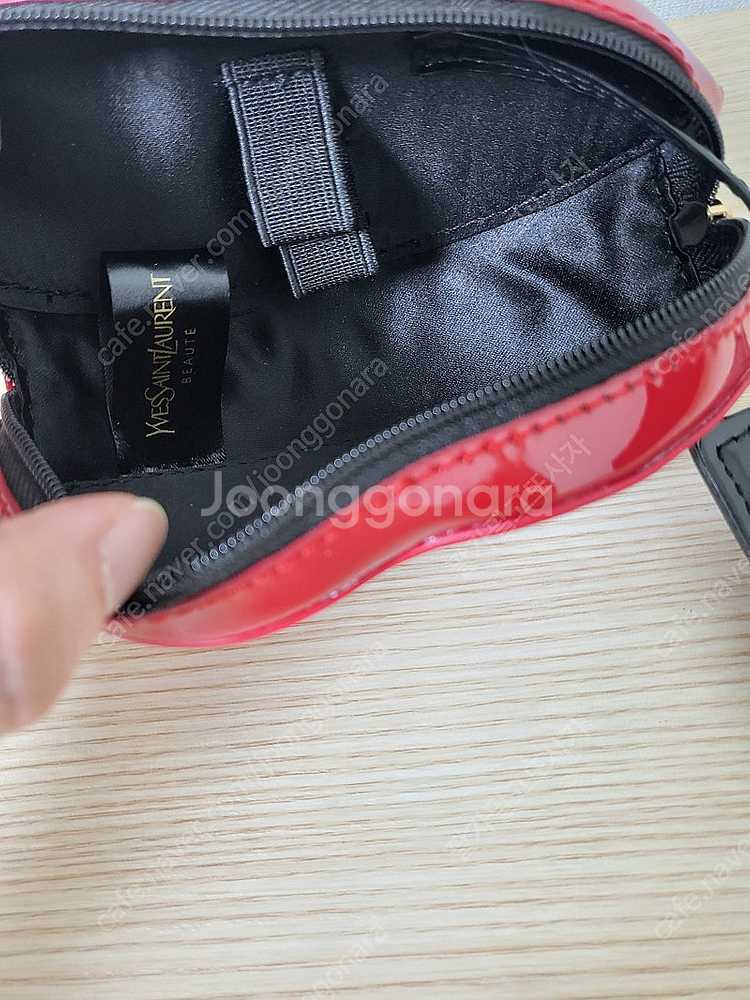 정품) 새상품 입생로랑 레드 입술 파우치 (코스메틱)--3