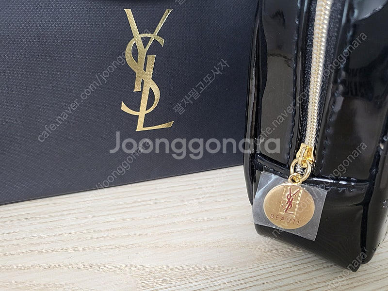 정품) 새상품 입생로랑 블랙 파우치 (코스메틱)--2