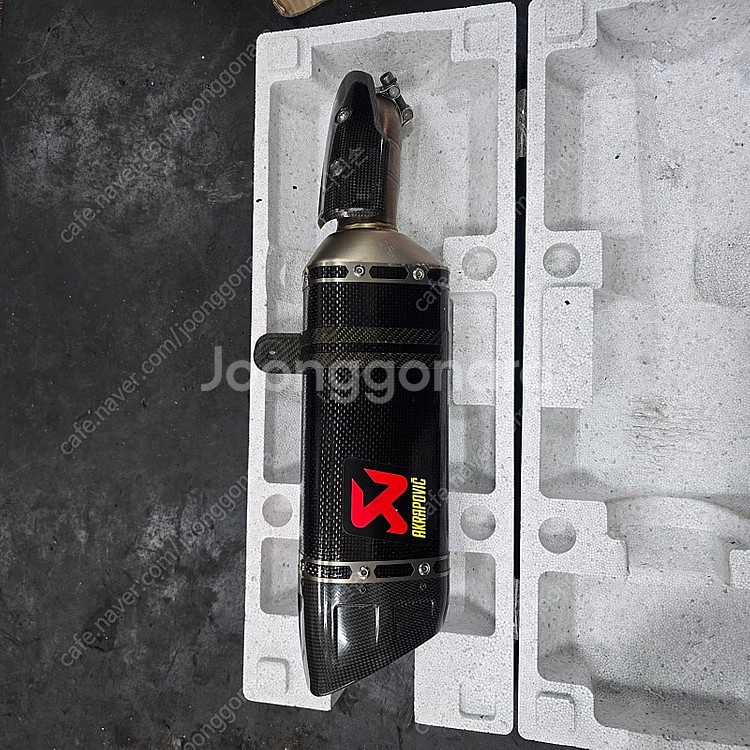 아크라포빅 슬립온 머플러--0