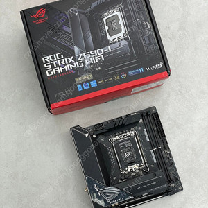 ASUS ROG STRIX Z690-I GAMING WiFi