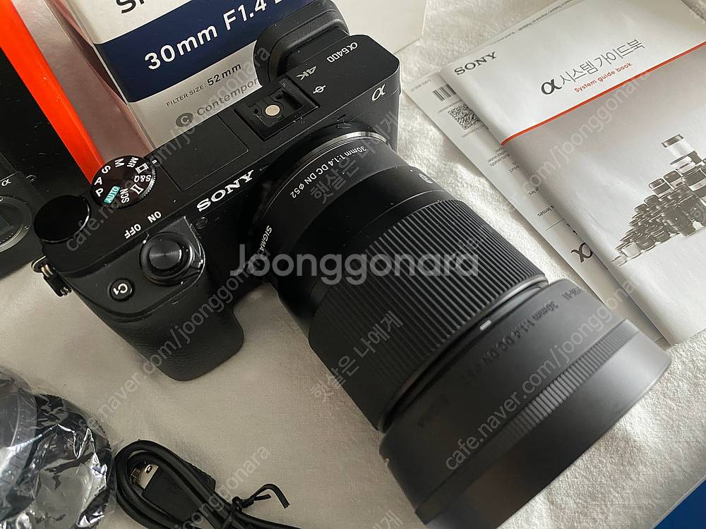 바디 소니a6400, 렌즈 시그마 정품 30mm f1....--1