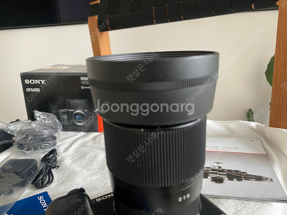 바디 소니a6400, 렌즈 시그마 정품 30mm f1....--4