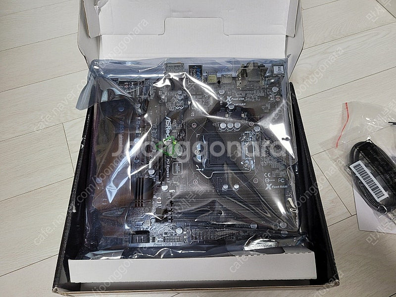 컴퓨터 메인보드 ASROCK B85M PRO4--0