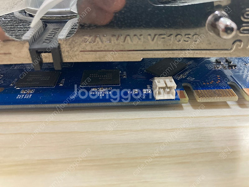 구형 그래픽카드 Gts250과 삼성 ddr3 4기가 1...--2