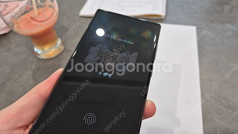 갤럭시s22 울트라 256G 풀박스 판매합니다.--3