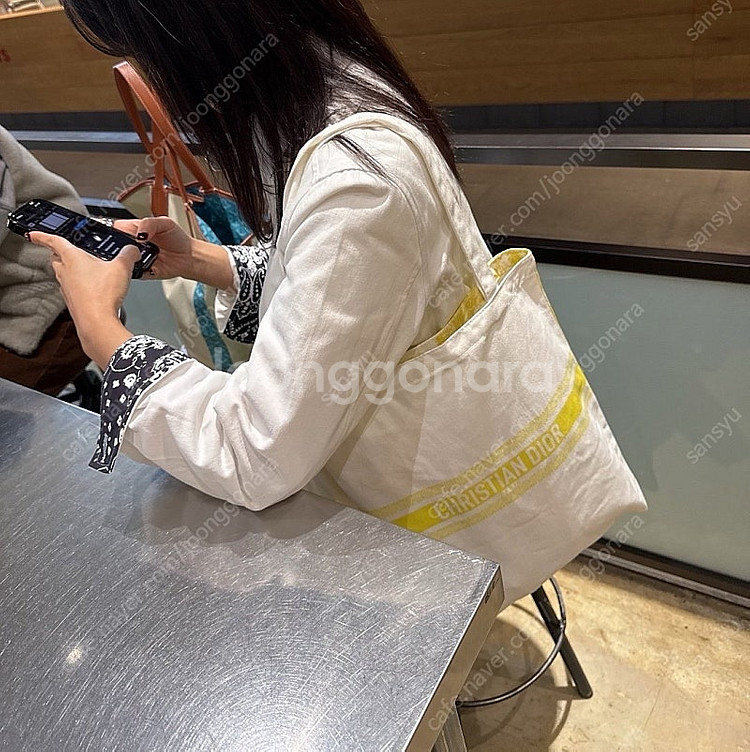디올 파스텔 에코백 세컬러 바배--5