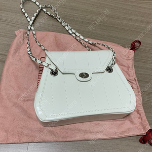 카디널레드 아울로백 화이트