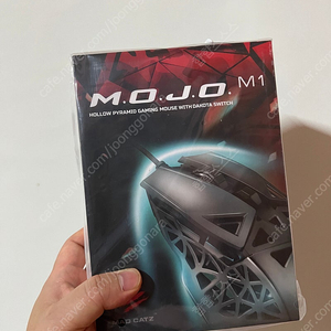 매드캣츠 madcatz M.O.J.O M1 게이밍 마우스 미개봉 팝니다.