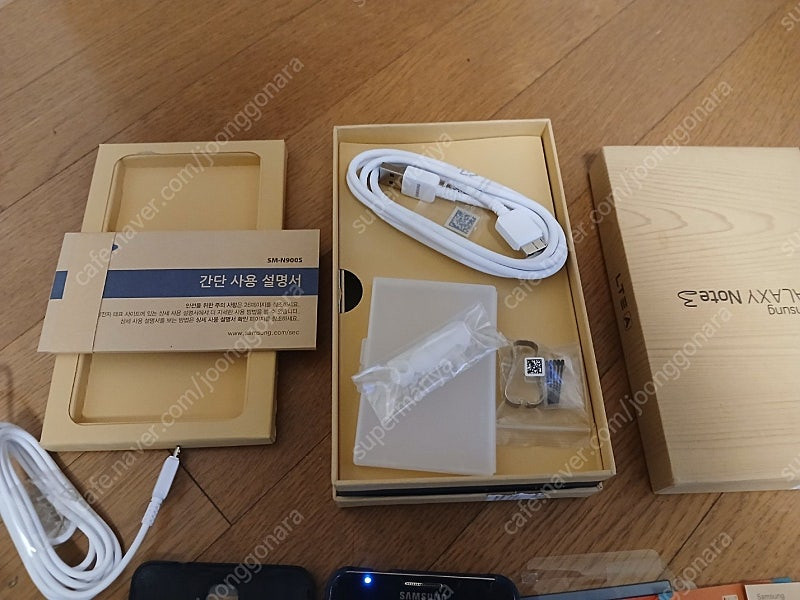 신품급 갤럭시 노트3 A급 판매합니다.(구성품전부A급)--2