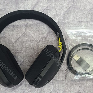 로지텍 G435 무선 헤드셋 팝니다.