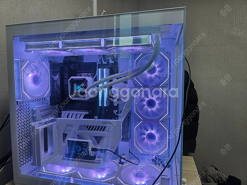 9800X3D 수냉쿨러 반본체 판매합니다--0