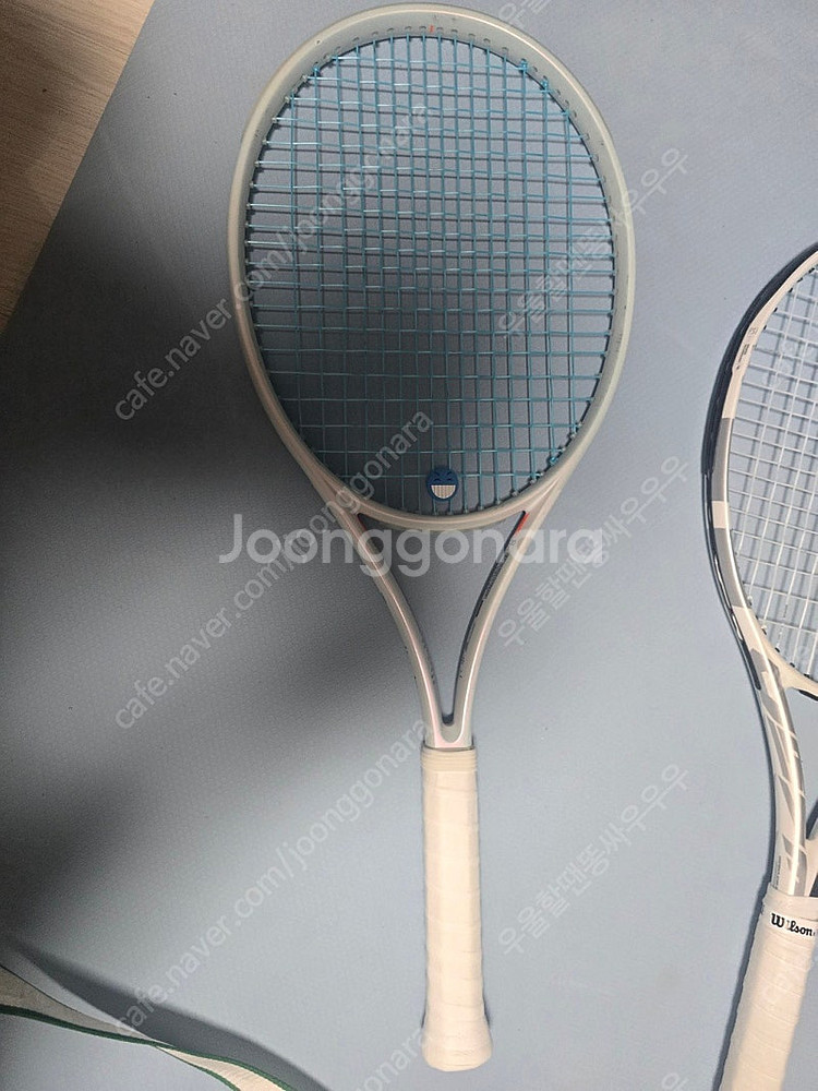 윌슨 쉬프트 v1 테니스라켓 팝니다. 2그립--3