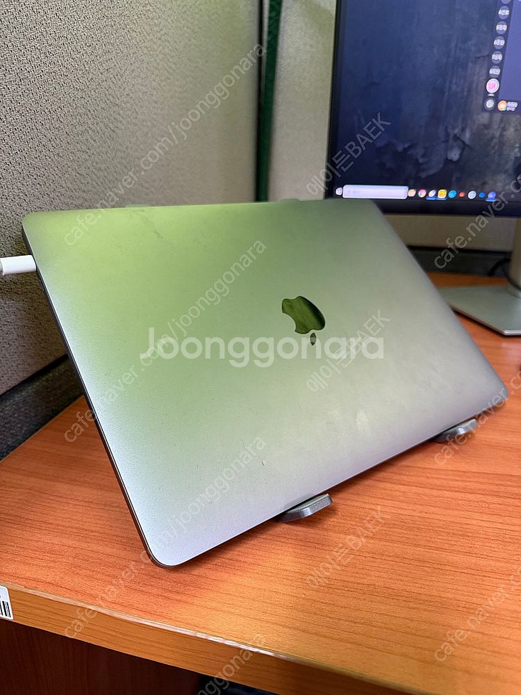 2016 맥북프로 터치바 13인치 256gb 기본형 판...--0