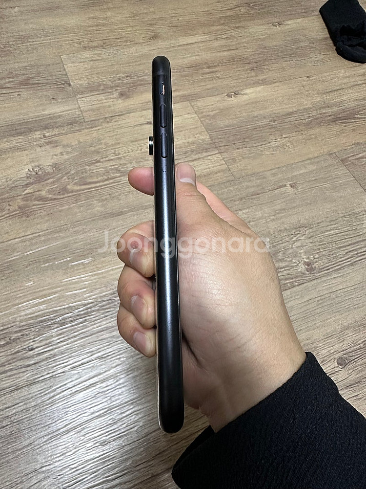아이폰 XR 128GB 블랙 팝니다--3