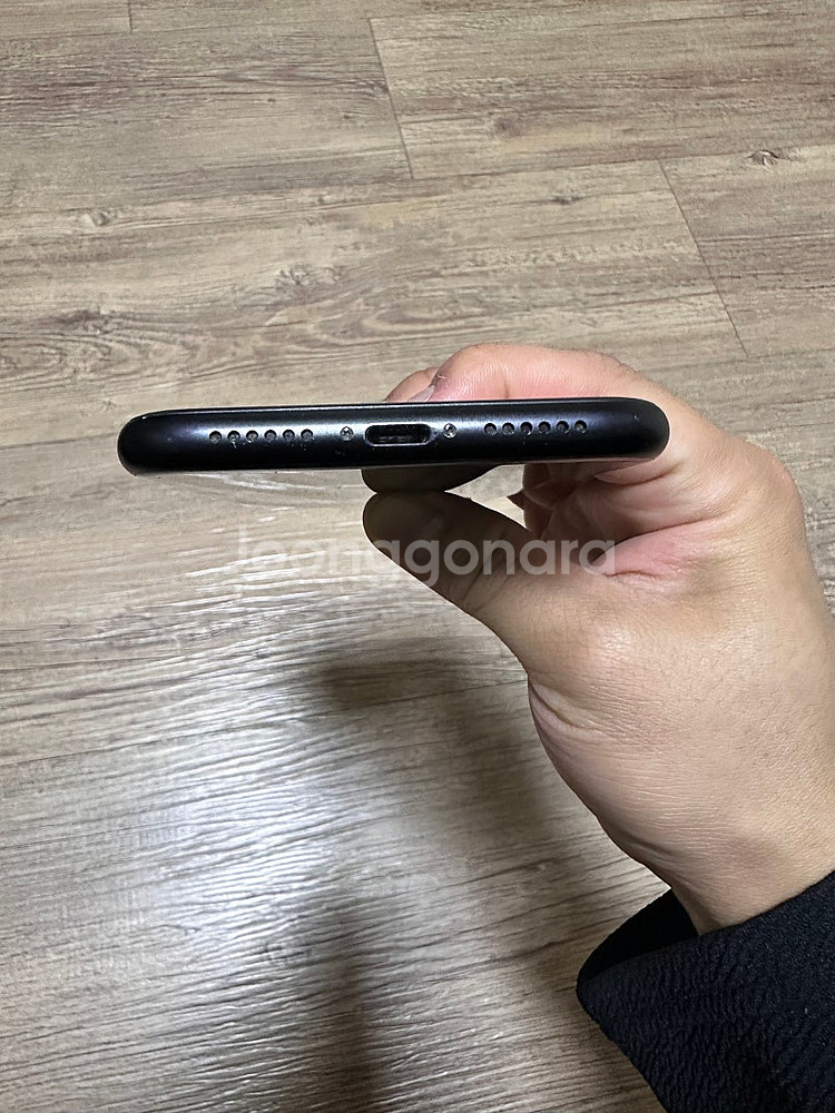 아이폰 XR 128GB 블랙 팝니다--5