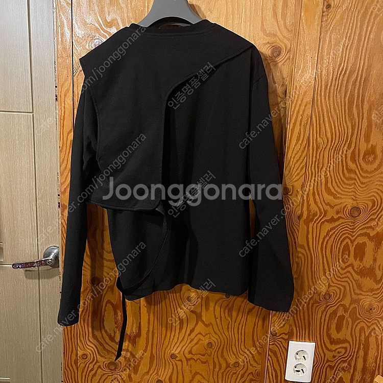 루이비통 19aw 벨티드 니트 맨투맨 판매 합니다.......프라다,톰브라운,지방시,발렌티노--2