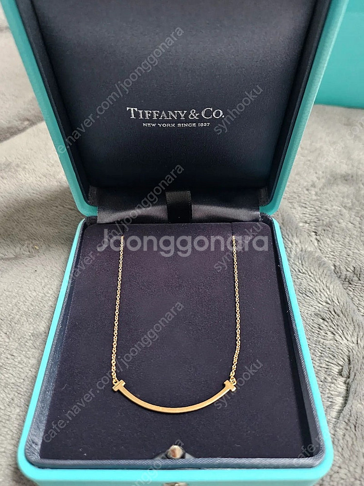 티파니앤코 스마일 목걸이 스몰 로즈골드 판매합니다.--0