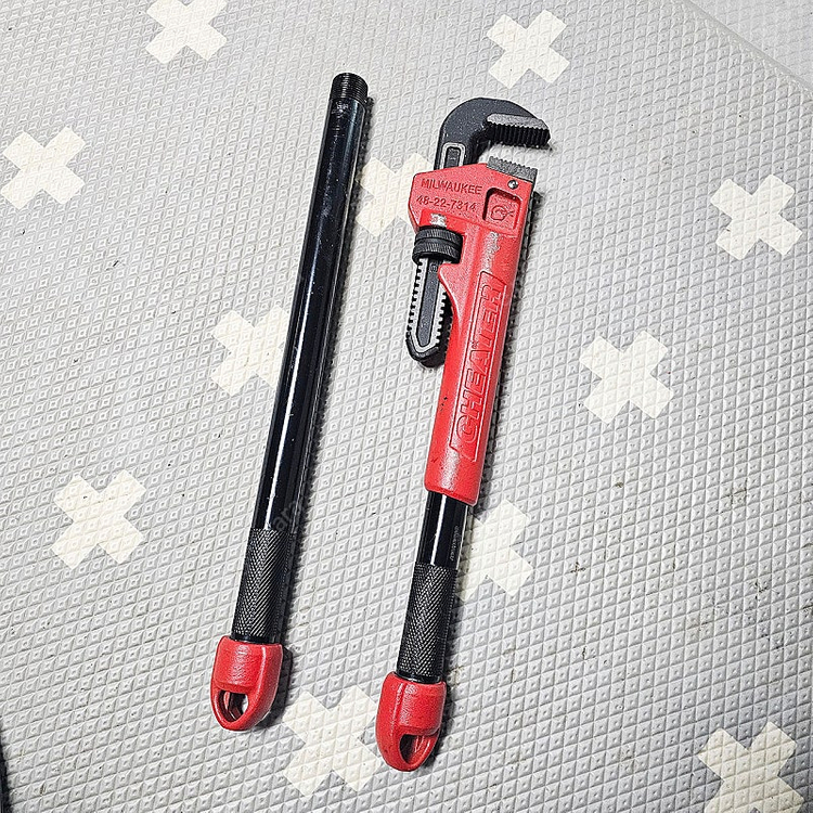 밀워키 파이프렌치 48-22-7314 판매합니다. 이미지