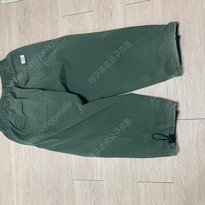 스게 바지 M (베이지) 30,000, 비에스레빗 바지 XL (그린) 30,000 팝니다