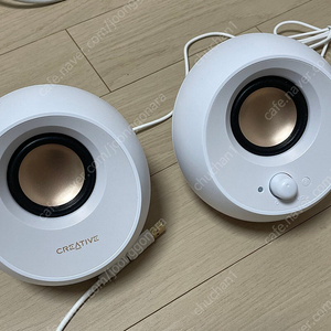 크리에이티브 페블 v3 화이트