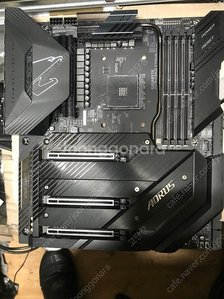 기가바이트 Aorus X299 WU8, X570 Ext--1