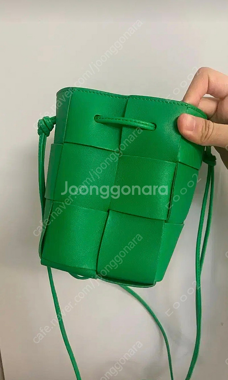 보테가베네타 미니 카세트 버킷백--1